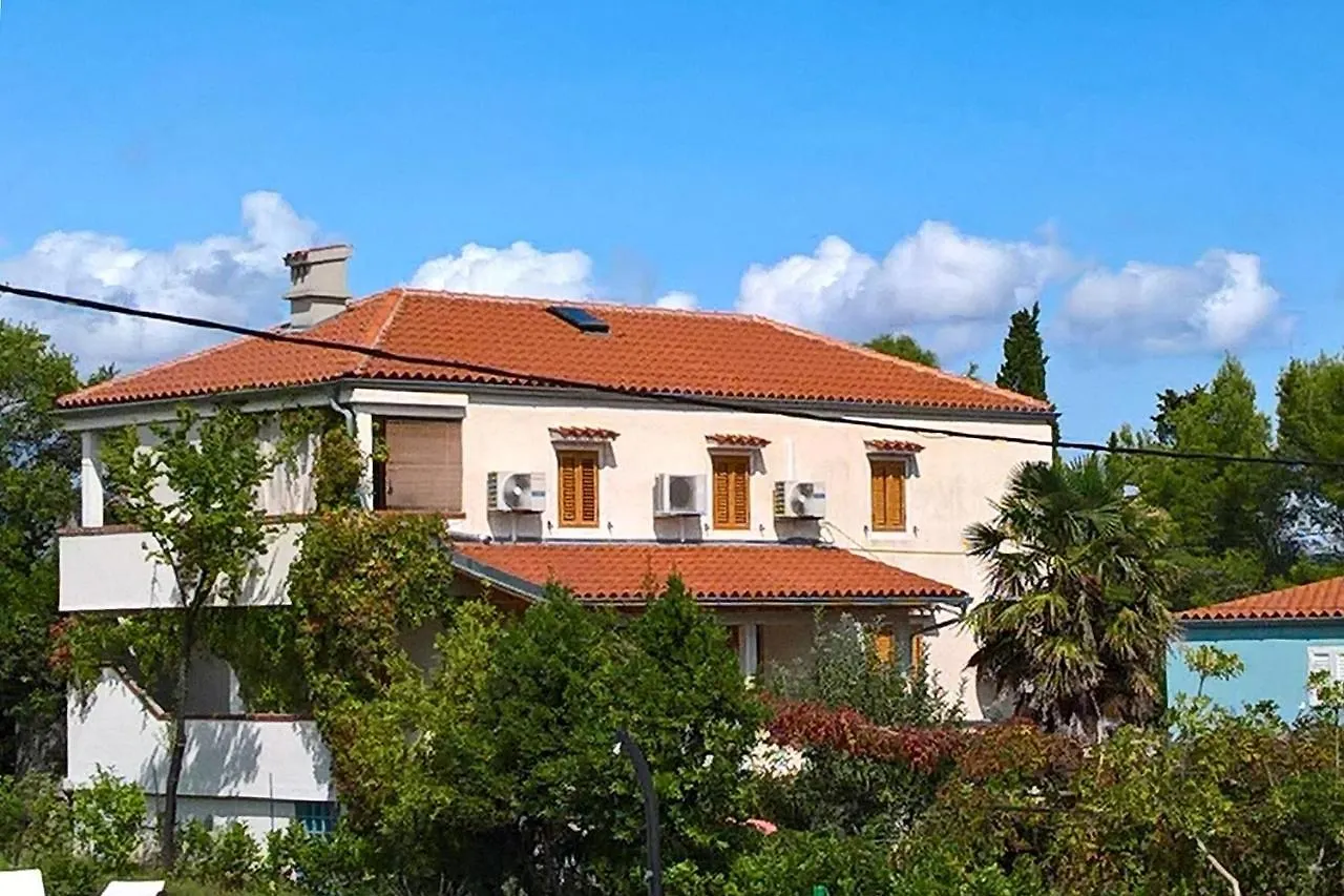 Apartment Nerezine 8049B